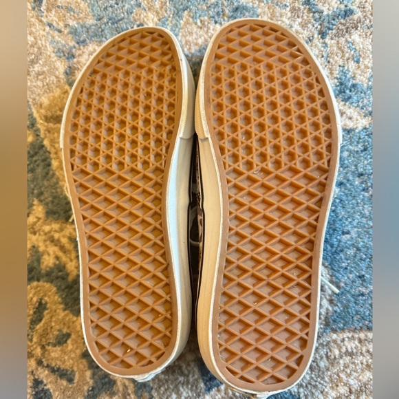 ASPCA CAT VANS. Worn a couple of times: women’s size 8.5/mens 7. No box - Picture 2 of 4